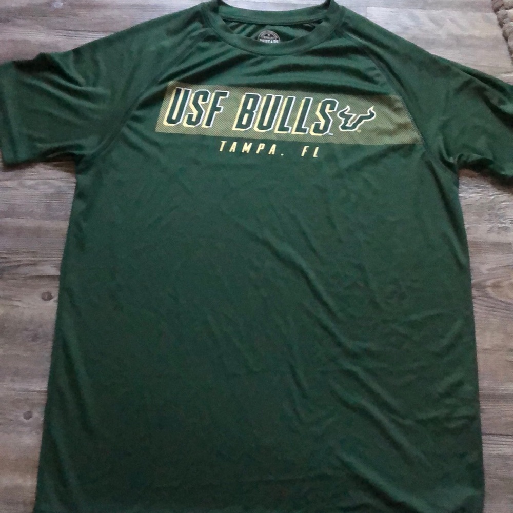 USF bulls tee shirt